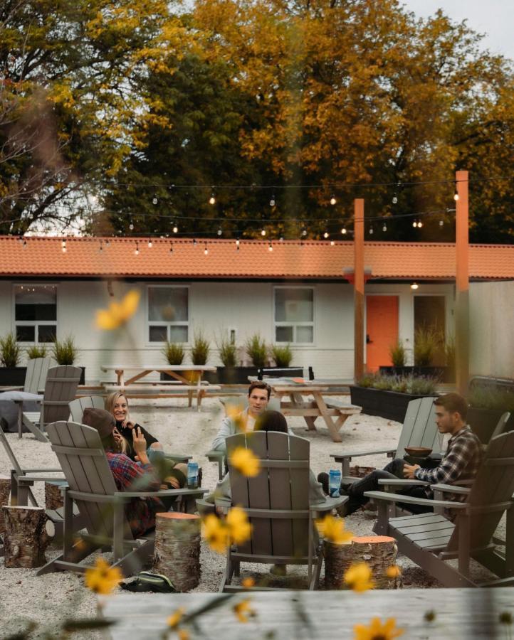 Penny'S Motel Thornbury Экстерьер фото
